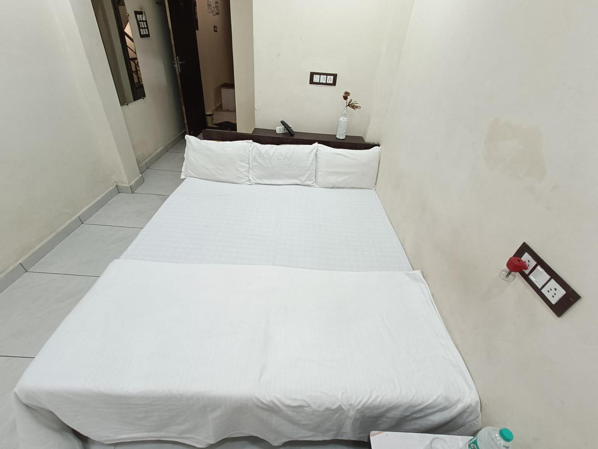 Treebo Yatri Grah Kshipra T Hotel Ujjain Exterior photo