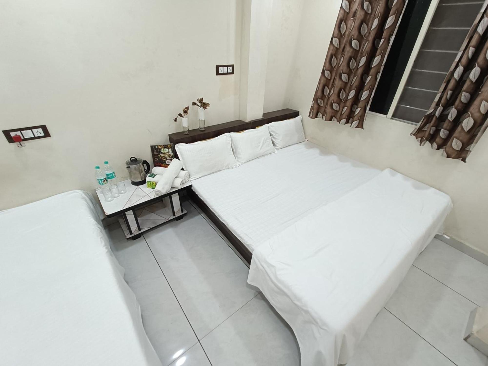 Treebo Yatri Grah Kshipra T Hotel Ujjain Exterior photo